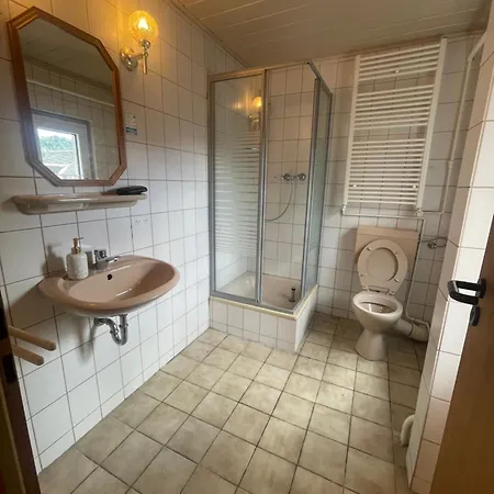 1 Apartment *